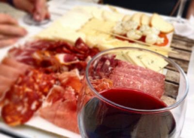 Degustazione di vini e prodotti tipici lucani per il Wine Tour a Matera