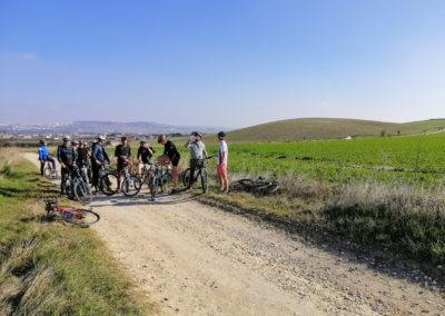 Un piccolo break durante il percorso in bici